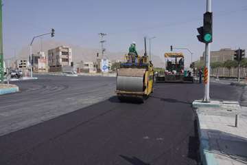 روکش آسفالت لایه دوم چهار راه کارمند و اتمام آسفالت خمینی شهر